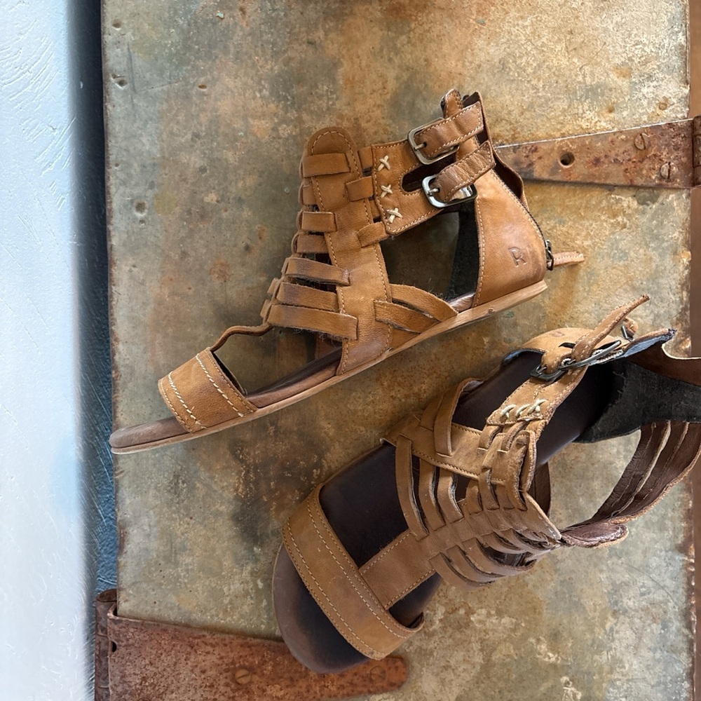 ROAN sandals 🍄‍🟫